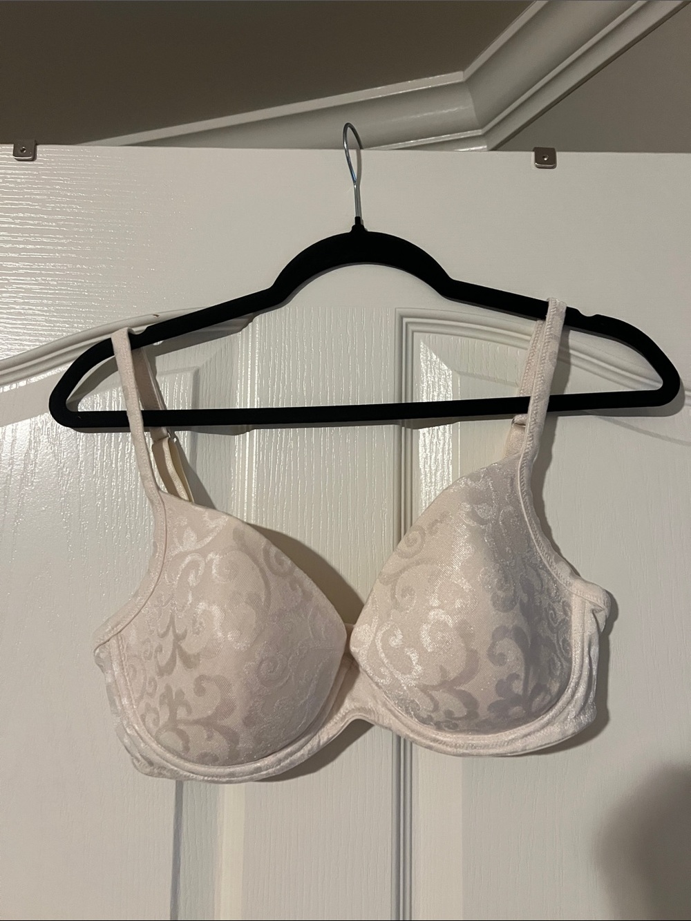 Maidenform Ivory Jacquard Lined Underwire Bra